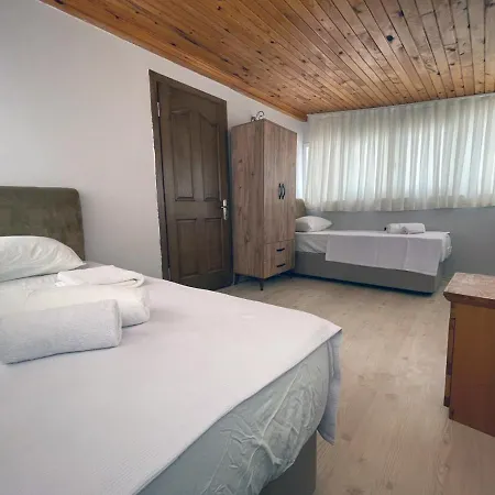 Oeluedeniz Ovacikta Oezel Havuzlu Villa