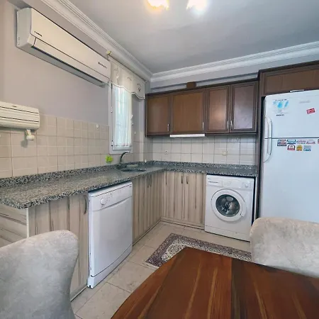 Oeluedeniz Ovacikta Oezel Havuzlu Villa Villa *