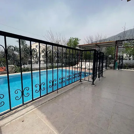 Oeluedeniz Ovacikta Oezel Havuzlu Villa *