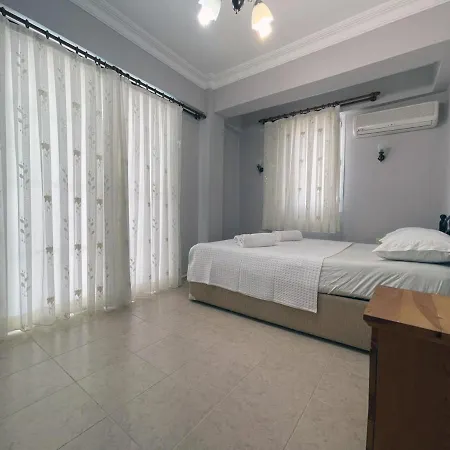 Oeluedeniz Ovacikta Oezel Havuzlu Villa Villa