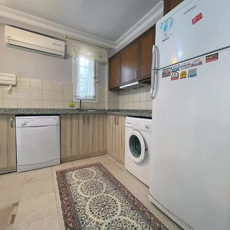 Oeluedeniz Ovacikta Oezel Havuzlu Villa Fethiye