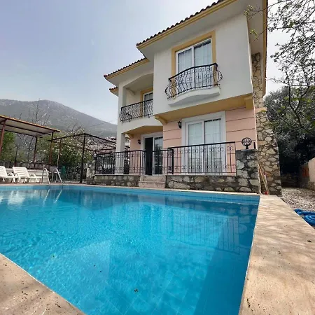 Villa Oeluedeniz Ovacikta Oezel Havuzlu Villa