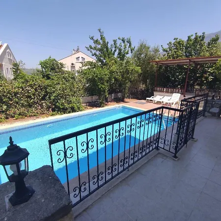 Villa Oeluedeniz Ovacikta Oezel Havuzlu Villa