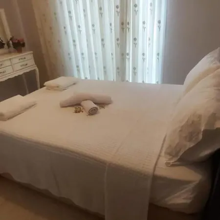 Oeluedeniz Ovacikta Oezel Havuzlu Villa Fethiye