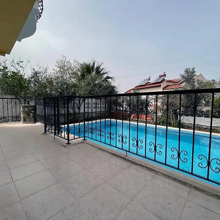 Oeluedeniz Ovacikta Oezel Havuzlu Villa Villa